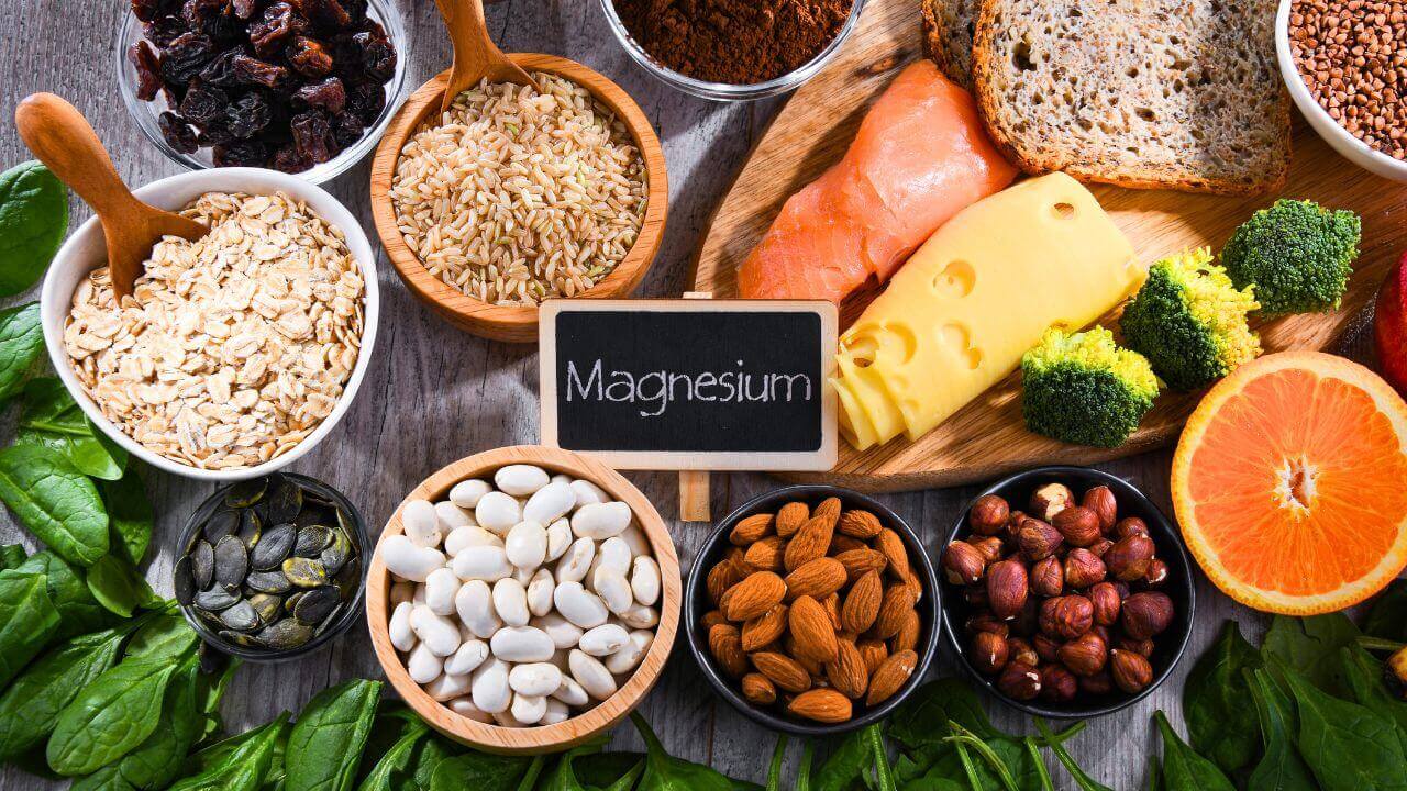 Magnesium - Versatile and beneficial: A selection of magnesium-rich foods like nuts, seeds, fruit, and vegetables.