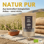 Bio Chiasamen in hochwertiger Verpackung vor einem Feld, zertifizierte Bio-Qualität aus Mexiko.