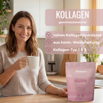 Frau mit Tasse in der Hand, fröhlich mit Kollagen in pinker Verpackung im Hintergrund.