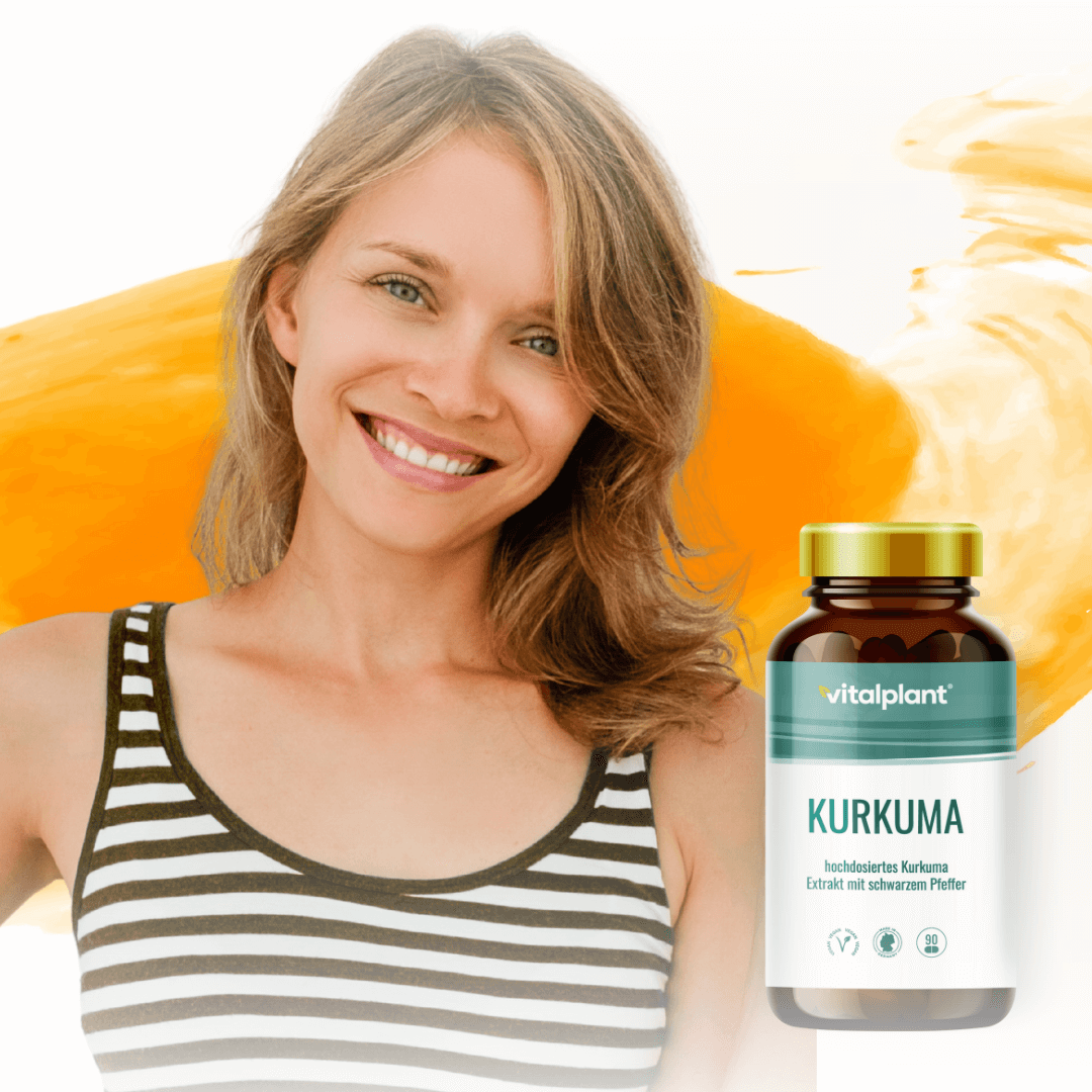 Frau mit Kurkuma Kapseln von vitalplant, die die Vorteile von Kurkuma Kapseln präsentiert.