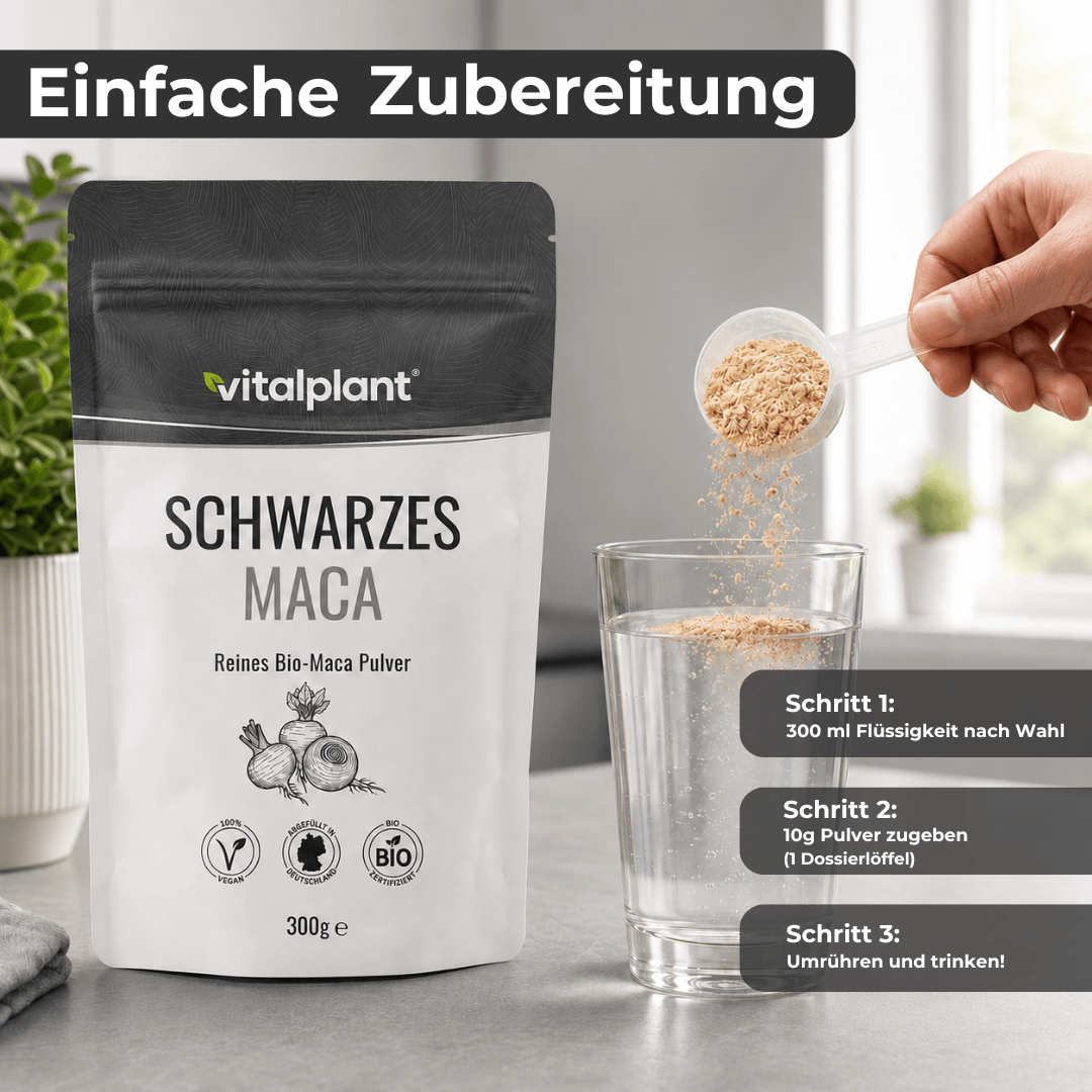 Schwarzes Maca Pulver in einer Verpackung mit Anleitung zur Zubereitung in einem Glas Wasser.